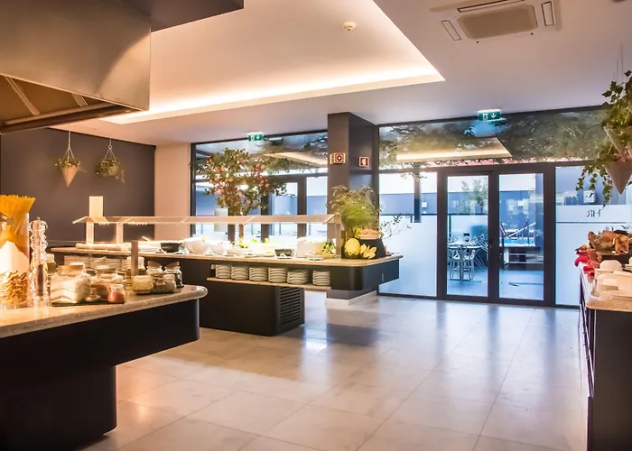 Rr Da Rocha Hotel 4*