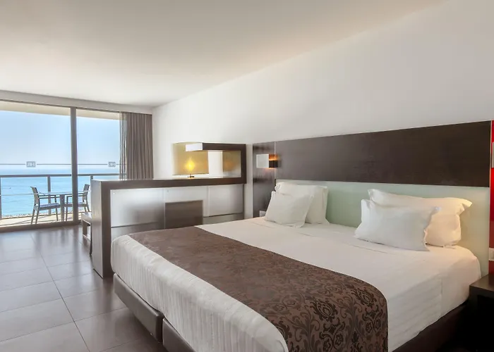 Hotel Rr Da Rocha 4*