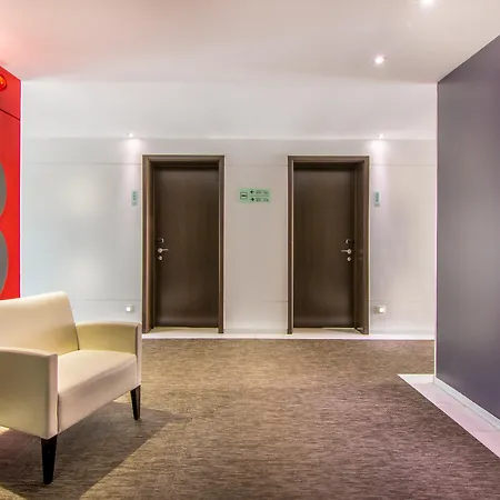 Rr Da Rocha Hotel