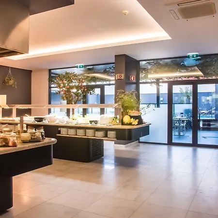 Rr Da Rocha فندق 4*