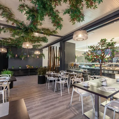 Hotel Rr Da Rocha 4*